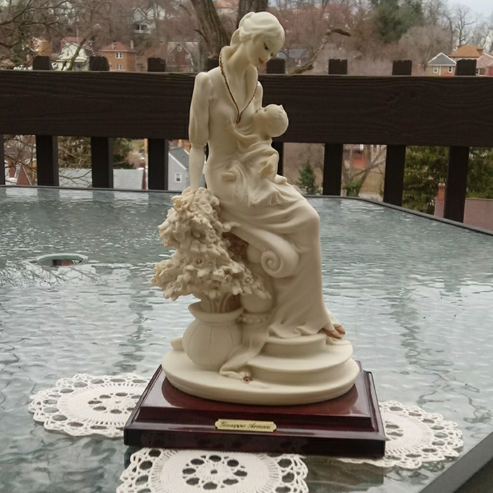 ITALY GIUSEPPE ARMANI. SIGNED PORCELAIN sculpt